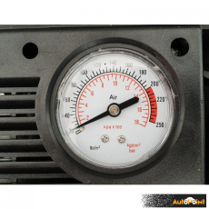 Компресор за гуми в куфар HL-121 / 12V